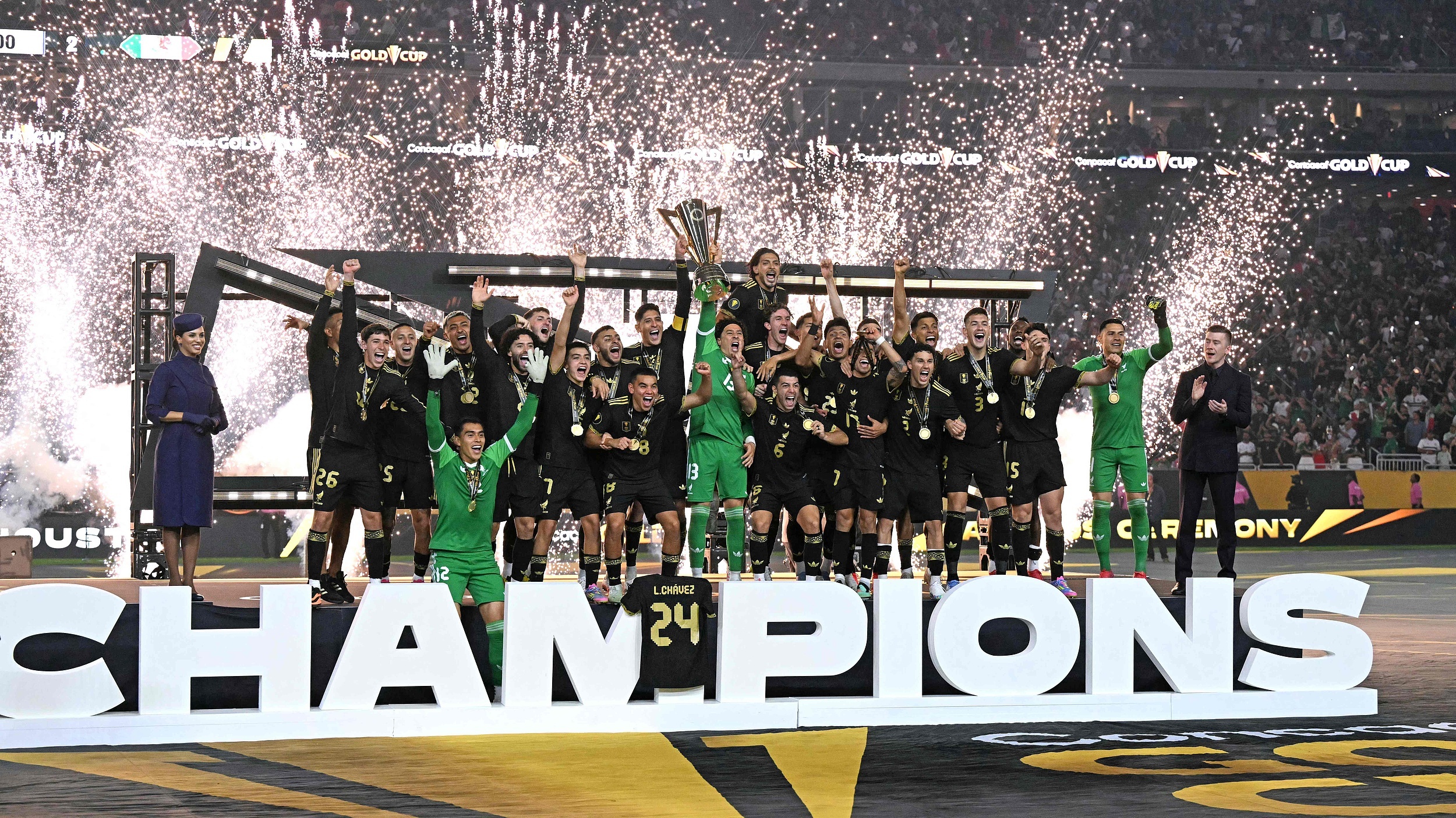 包含赛地聚焦——意大利杯国际比赛日热度飙升；纽约尼克斯豪取连胜；信心回归；细节决定成败的词条