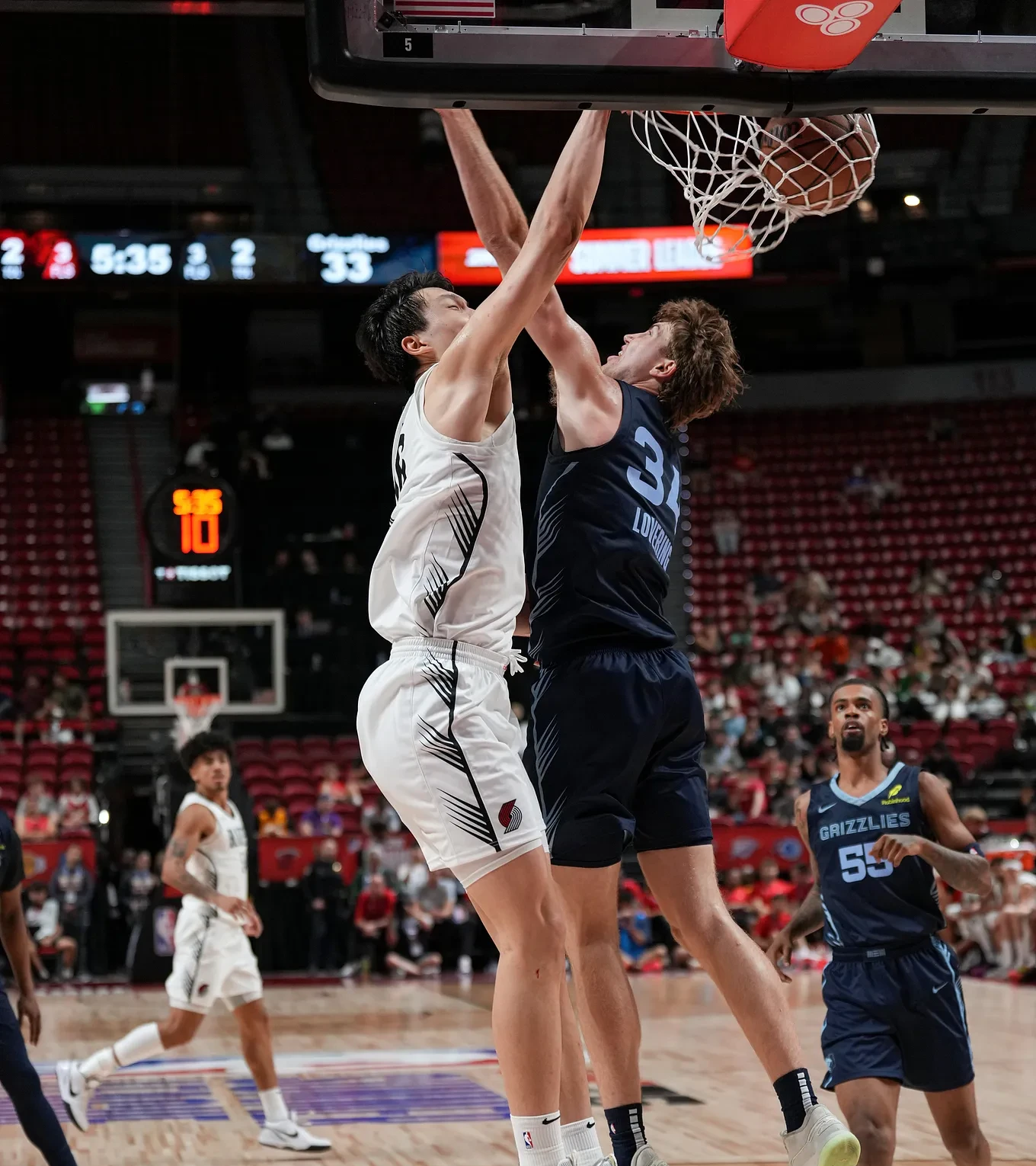 波特兰开拓者迎欧超杯关键赛，清晨篮板制胜，震撼外界，年轻球员得到机会的简单介绍